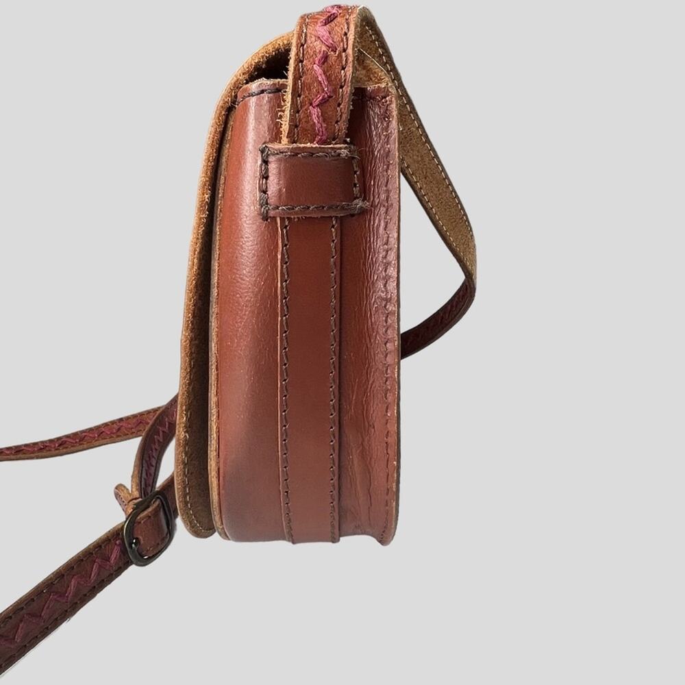 Jasper & Jeera Anthropologie Brown Leather Saddle Bag Crossbody Turn Lock Flap - Picture 4 of 16